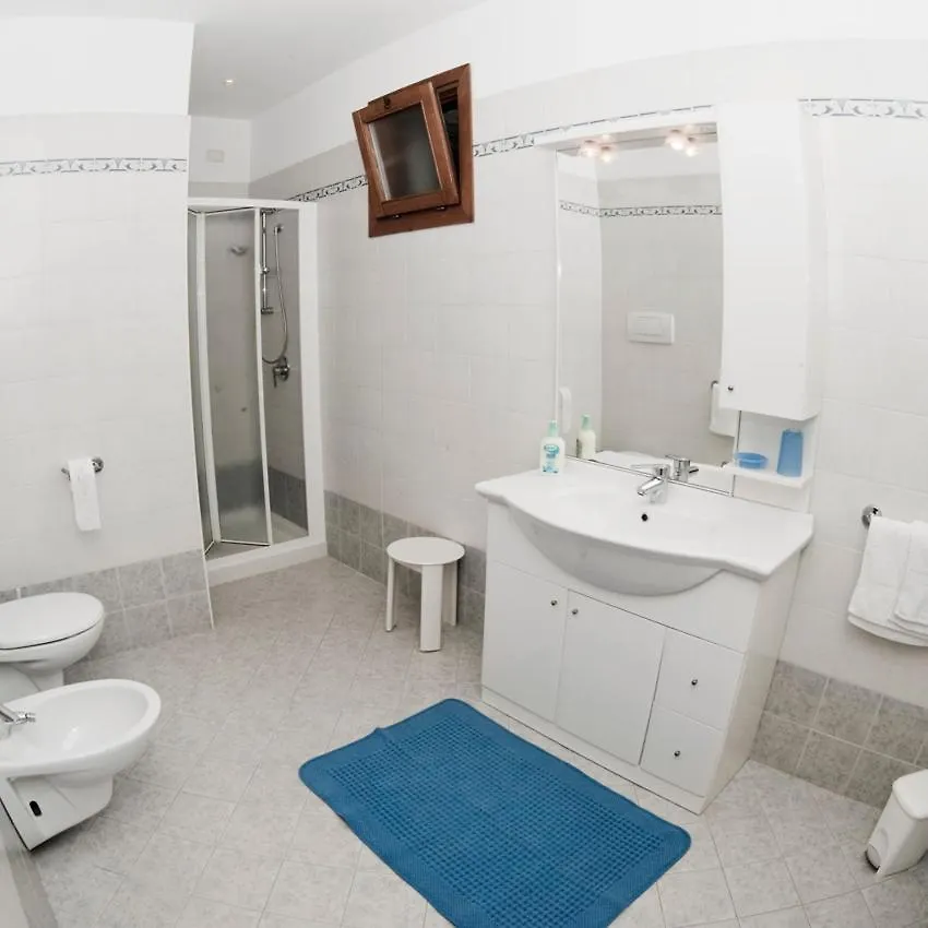 Casa Facchinetti Yellow Apartment Malcesine Italy