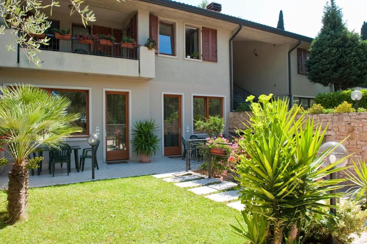 Casa Facchinetti Yellow Apartment location